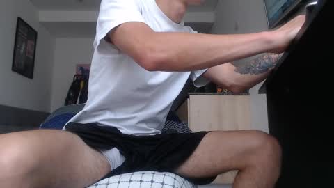 Felipe  online show from November 2025 05:15:02 PM