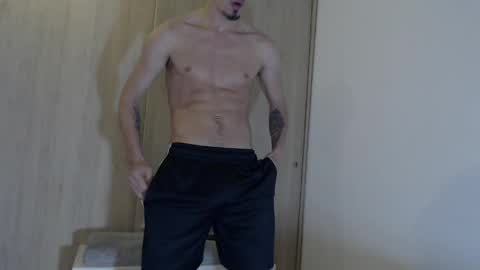 Felipe  online show from April 2026 10:43:02 PM