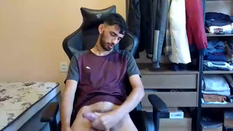 boyzinm2 online show from February 2026 09:19:01 PM