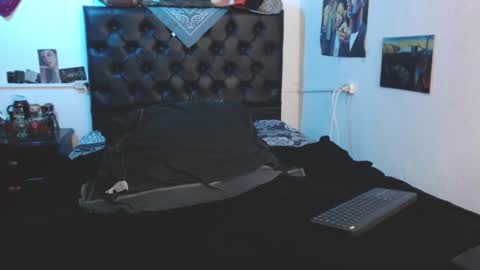 brad hot boy online show from February 2025 04:07:01 PM