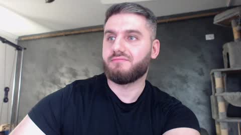 Snapshot of brad_pittfall chatting on January 2025 09:39:02 PM ask me online show from January 2025 09:39:02 PM