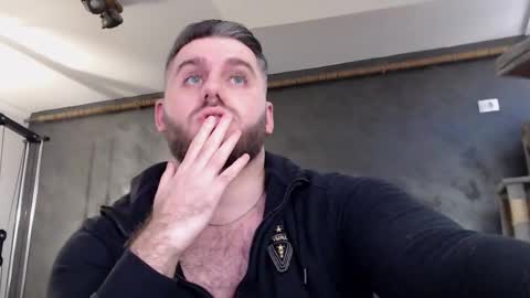 Snapshot of brad_pittfall chatting on February 2025 11:18:02 AM ask me online show from February 2025 11:18:02 AM