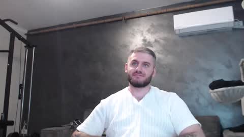 Snapshot of brad_pittfall chatting on October 2025 06:58:01 PM ask me online show from October 2025 06:58:01 PM