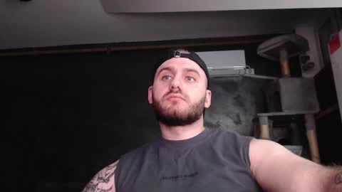 Snapshot of brad_pittfall chatting on October 2025 08:18:02 PM ask me online show from October 2025 08:18:02 PM