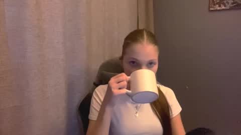 Alice online show from October 2025 12:27:01 PM