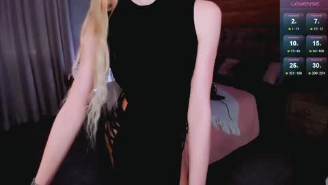 Snapshot of brandice_sparkl chatting on April 2026 08:40:02 AM Emilia online show from April 2026 08:40:02 AM