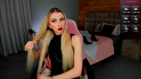 Snapshot of brandice_sparkl chatting on April 2026 09:01:02 AM Emilia online show from April 2026 09:01:02 AM