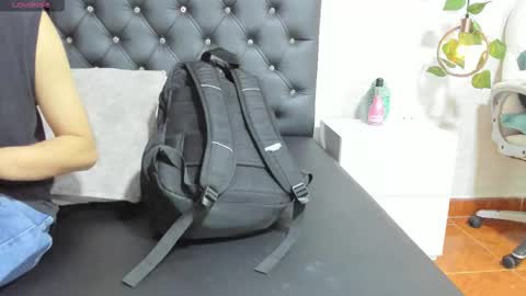   online show from December 2025 10:58:02 PM