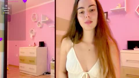 Annie online show from October 2025 05:25:02 PM