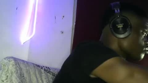 Snapshot of brayan1111x chatting on November 2025 12:55:02 AM brayan1111x online show from November 2025 12:55:02 AM