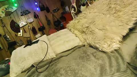 Snapshot of breezywinds963 chatting on October 2025 01:42:02 PM breezywinds963 online show from October 2025 01:42:02 PM