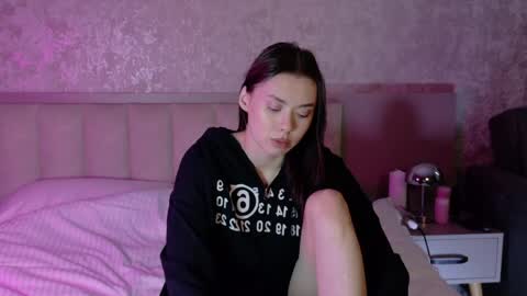 Snapshot of brenda_m00n chatting on May 2026 01:18:02 PM Brenda online show from May 2026 01:18:02 PM