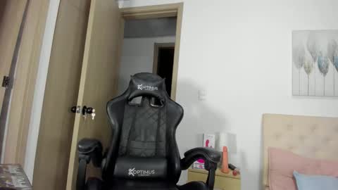 Snapshot of brenda_x_x chatting on November 2025 01:05:01 AM Brenda online show from November 2025 01:05:01 AM