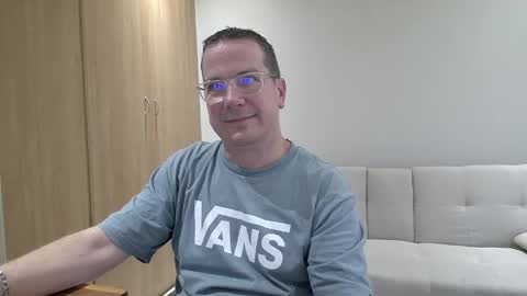 Brett online show from November 2025 03:45:01 PM