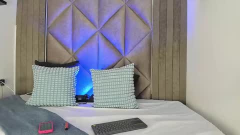 B R I A  online show from September 2025 02:33:01 AM