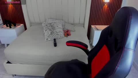 BRIANA online show from October 2025 03:18:01 AM