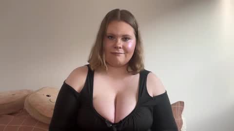 Brianna online show from November 2025 08:02:02 AM