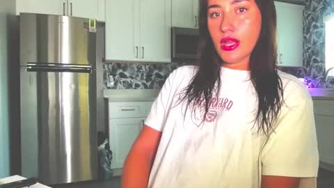 Snapshot of brielebabyy chatting on September 2025 02:11:02 PM BABY B online show from September 2025 02:11:02 PM