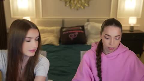 Diamonds Girls online show from December 2025 11:25:02 AM