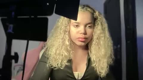 brithneysquirt online show from November 2025 02:56:01 AM