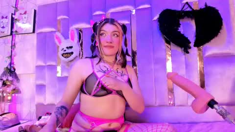     online show from January 2025 02:28:02 PM