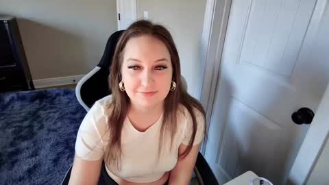 Snapshot of brookebee27 chatting on March 2025 09:01:01 PM brookebee online show from March 2025 09:01:01 PM