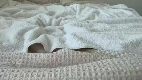 Snapshot of brt565656 chatting on January 2025 04:18:02 PM tall smooth vers gay online show from January 2025 04:18:02 PM