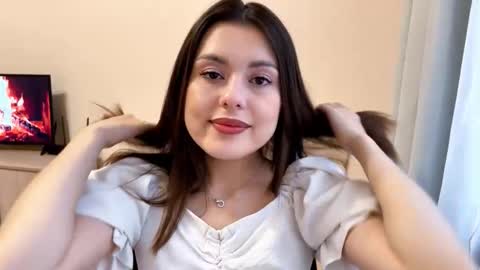 Lina online show from October 2025 01:33:02 PM