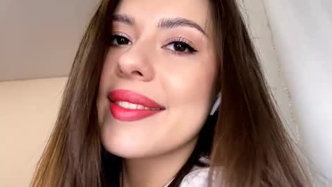 Lina online show from October 2025 07:36:02 PM