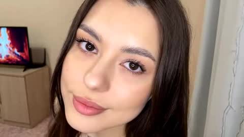 Lina online show from October 2025 01:34:02 PM