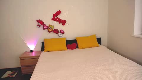 Ellis online show from November 2025 06:44:01 AM