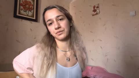 Snapshot of brynnclagett chatting on November 2025 10:17:01 AM Hello My name is Rose  im new model here and little but shy but curious. online show from November 2025 10:17:01 AM