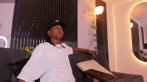 Bryxon  online show from February 2025 11:54:01 AM