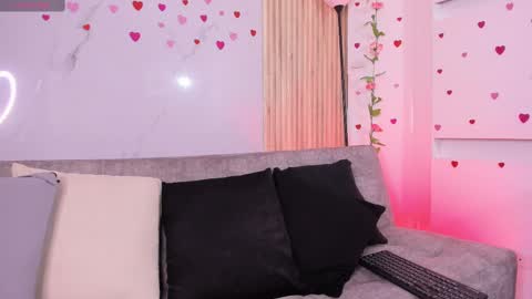 Bryxon  online show from March 2025 02:04:02 PM