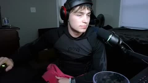 Snapshot of bubblebuttbdn chatting on December 2025 11:12:01 PM BubblebuttBdn online show from December 2025 11:12:01 PM