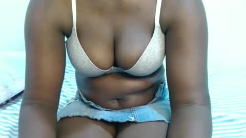 Snapshot of bubbly_ass30 chatting on November 2025 04:16:02 PM bubbly_ass30 online show from November 2025 04:16:02 PM