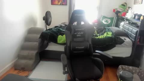 Snapshot of buffsexyman24 chatting on February 2026 03:16:01 PM buffsexyman24 online show from February 2026 03:16:01 PM