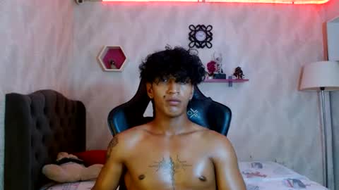 bull_cam online show from October 2025 06:41:02 PM