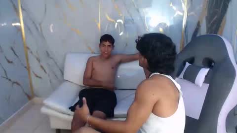 bull_cam online show from November 2025 04:20:01 PM