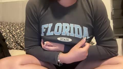 Snapshot of bunny_bigass1990 chatting on September 2025 02:00:02 AM Big Ass Bunny online show from September 2025 02:00:02 AM