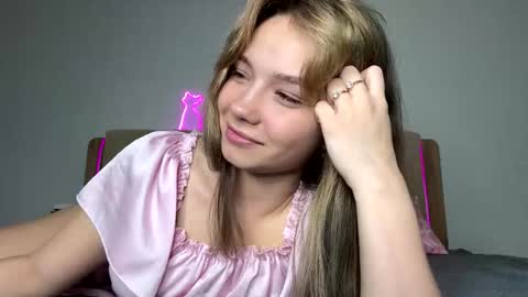 Snapshot of bunny_bonny chatting on February 2025 12:06:01 AM Alice online show from February 2025 12:06:01 AM