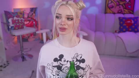 Snapshot of bunnydollstella chatting on February 2026 12:04:02 AM Stella online show from February 2026 12:04:02 AM