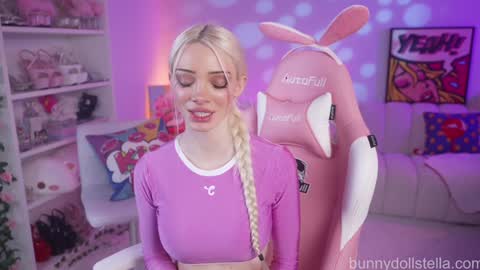 Snapshot of bunnydollstella chatting on February 2026 01:02:02 AM Stella online show from February 2026 01:02:02 AM
