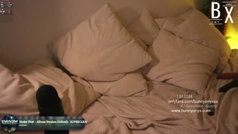 Stephanie   Next stream TUESDAY   6pm  PDT online show from January 2025 11:23:01 PM