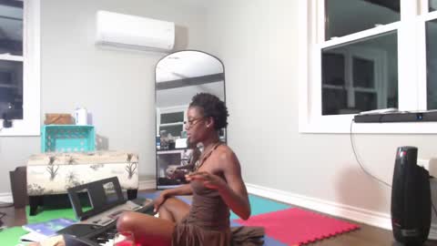 Snapshot of butt3rcup chatting on September 2025 05:12:01 AM Goddess online show from September 2025 05:12:01 AM