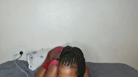 buttercup50 online show from November 2025 05:46:02 PM