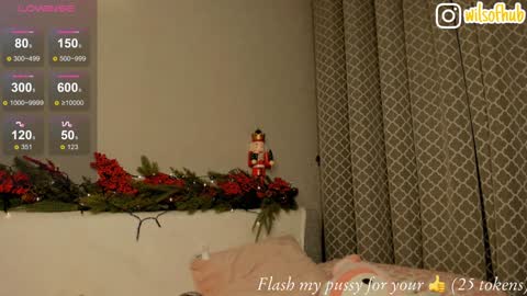 Snapshot of bzzzme chatting on December 2024 04:52:01 PM My name is Sofia I will be glad if you spend your time with me 3 online show from December 2024 04:52:01 PM