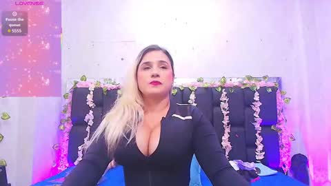 Carolina online show from October 2025 03:14:02 AM