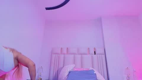 Carolina online show from February 2026 03:03:02 AM