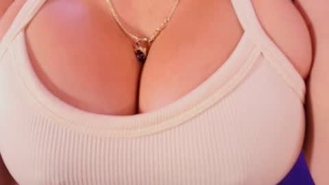 Carolina online show from February 2026 03:05:02 AM